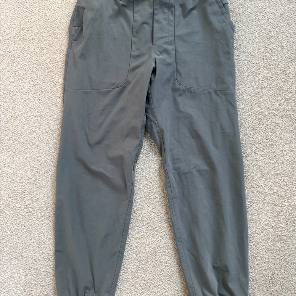 lululemon athletica Men's Joggers in Gray